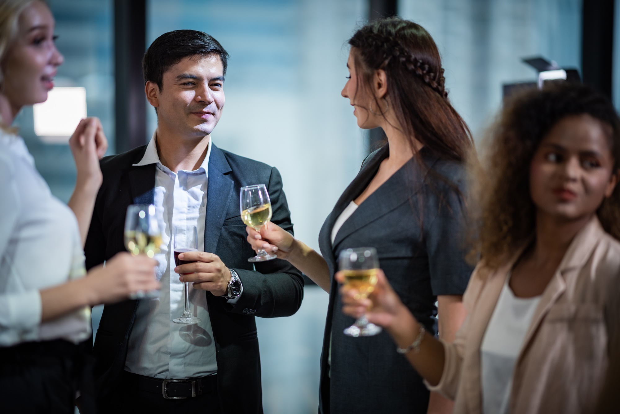 Close-up magic for corporate events in Hampshire